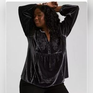NWT Torrid Velvet  Embroidered Long Sleeve Blouse Size 1X (14-16) Boho Grey Top